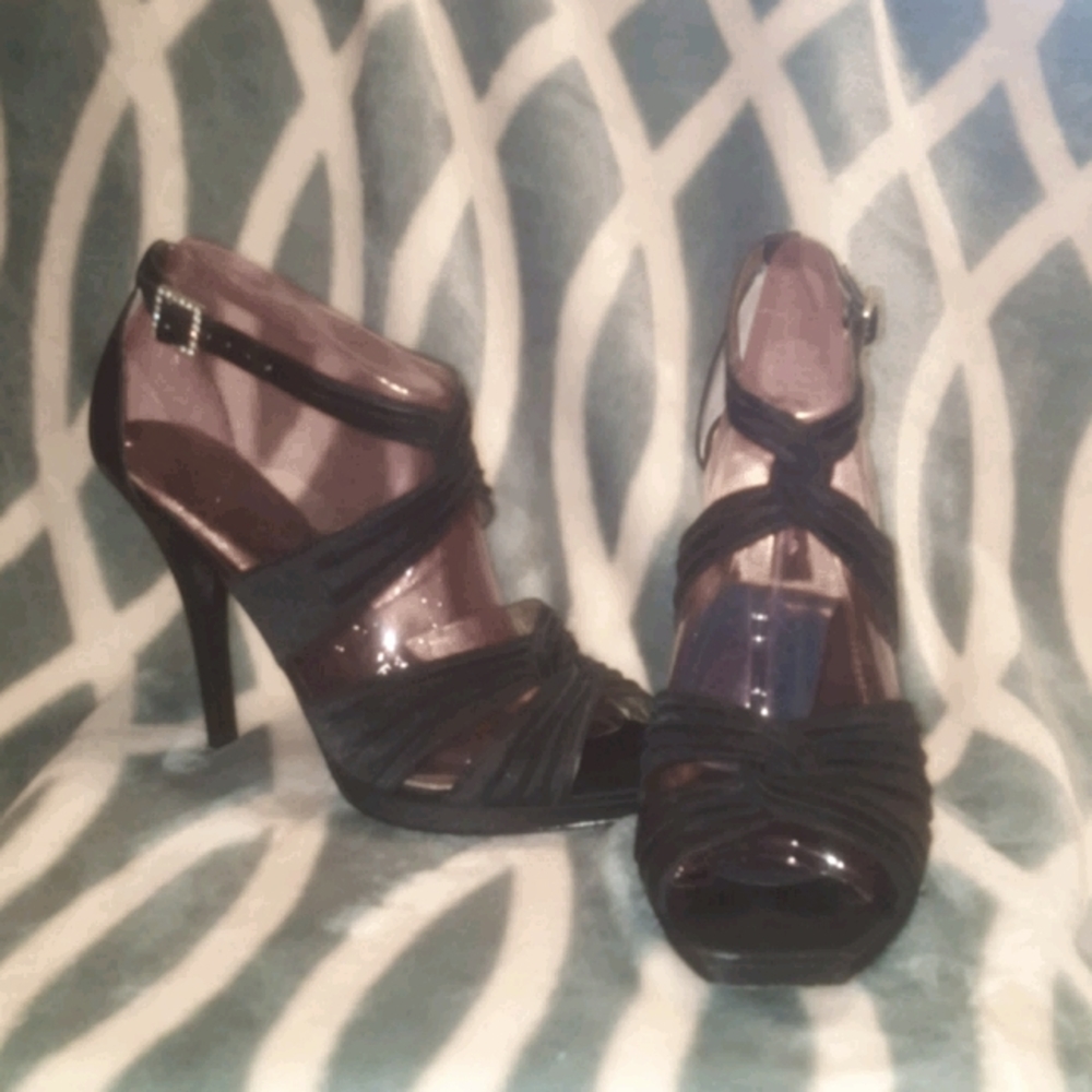 Black heels by NINA